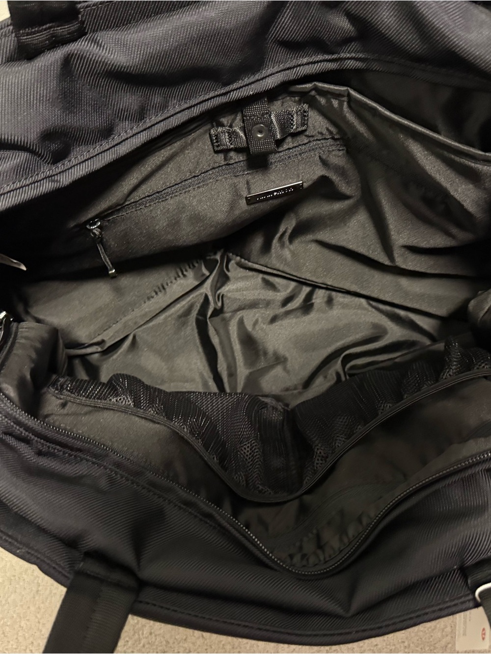 Lululemon Black Travel Tote Bag - Picture 2 of 3